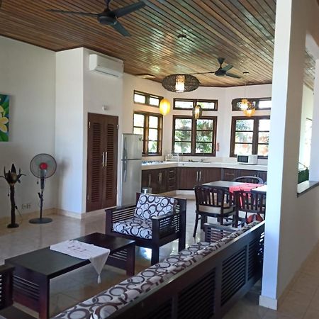 Ocean Beachfront Villa Dini Banjar  Экстерьер фото