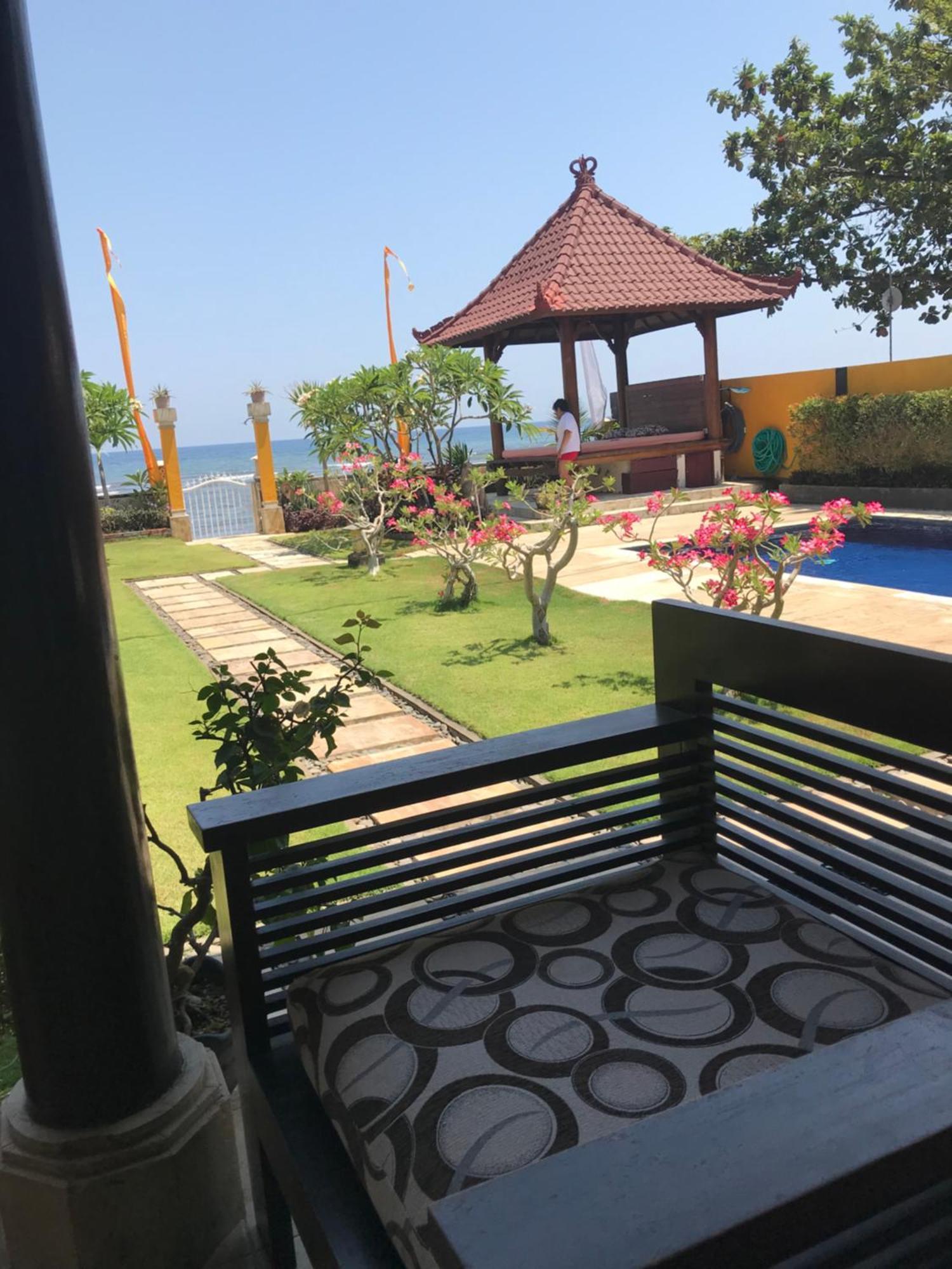 Ocean Beachfront Villa Dini Banjar  Экстерьер фото