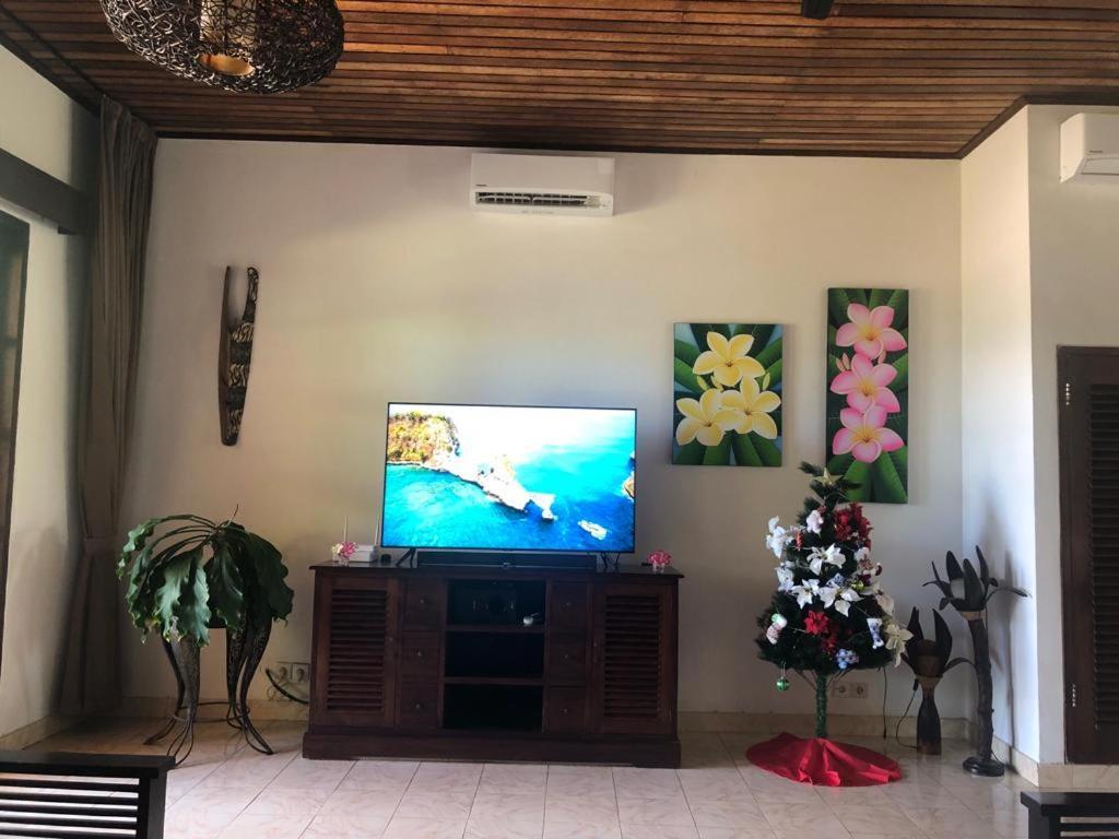 Ocean Beachfront Villa Dini Banjar  Экстерьер фото