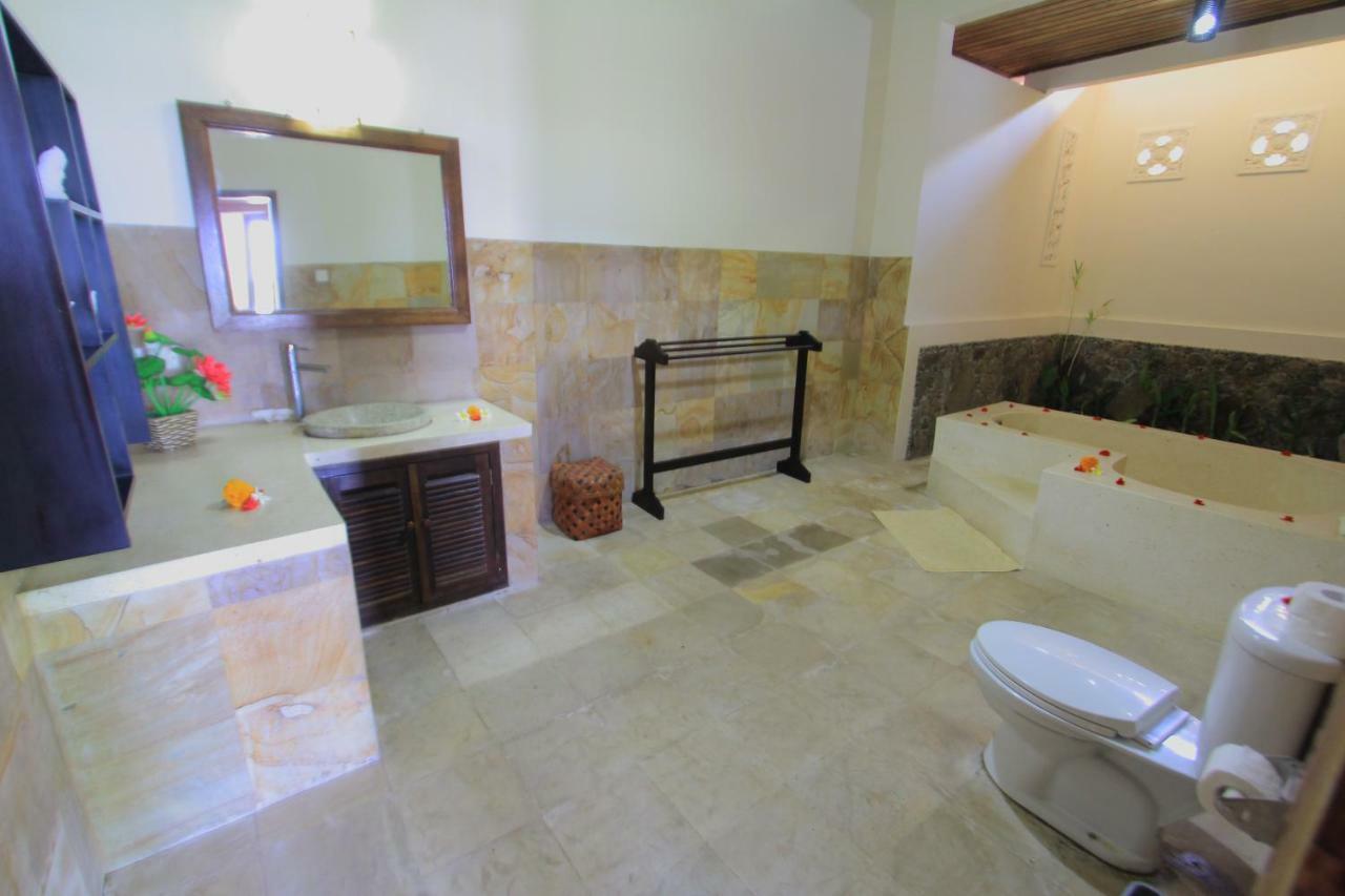 Ocean Beachfront Villa Dini Banjar  Экстерьер фото