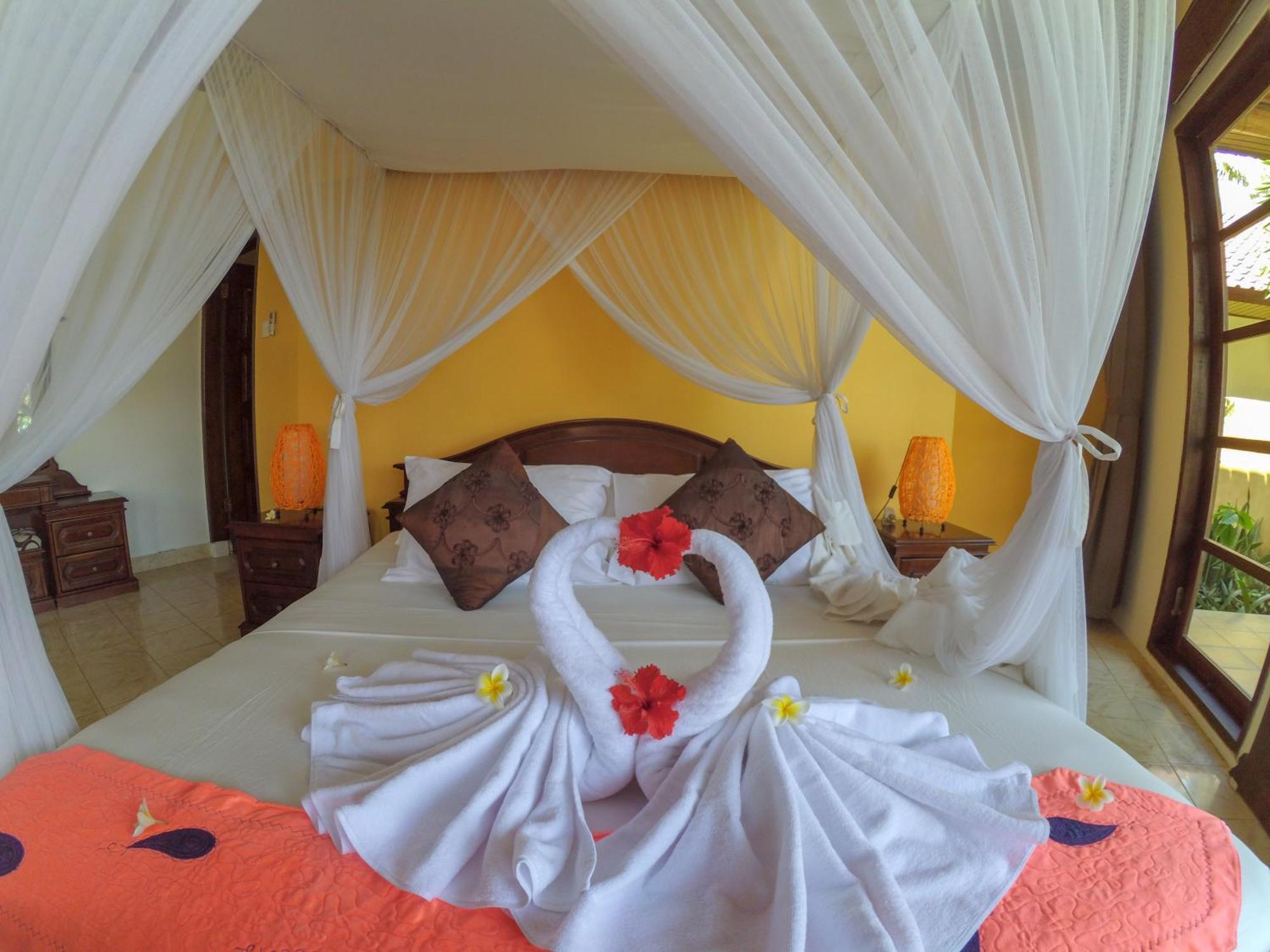 Ocean Beachfront Villa Dini Banjar  Экстерьер фото