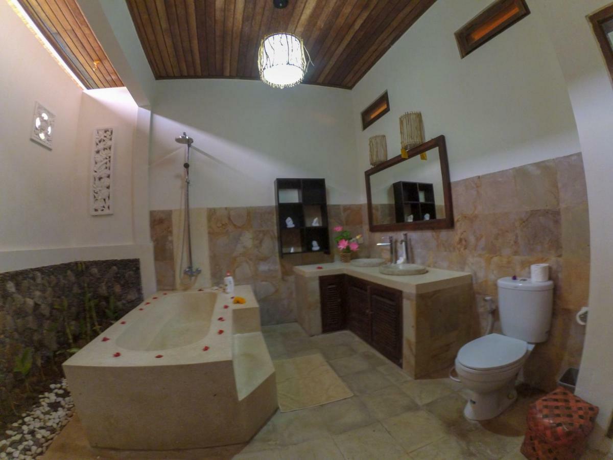 Ocean Beachfront Villa Dini Banjar  Экстерьер фото