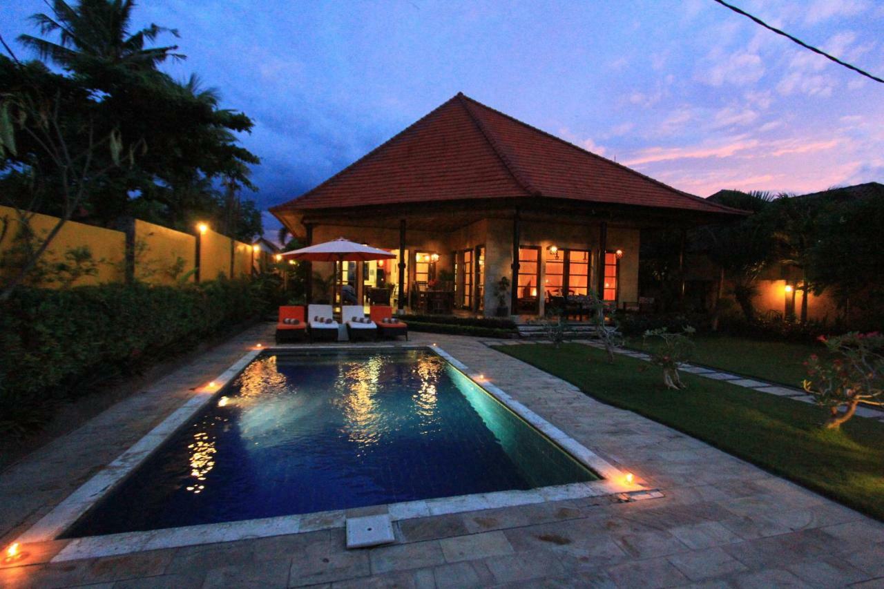 Ocean Beachfront Villa Dini Banjar  Экстерьер фото